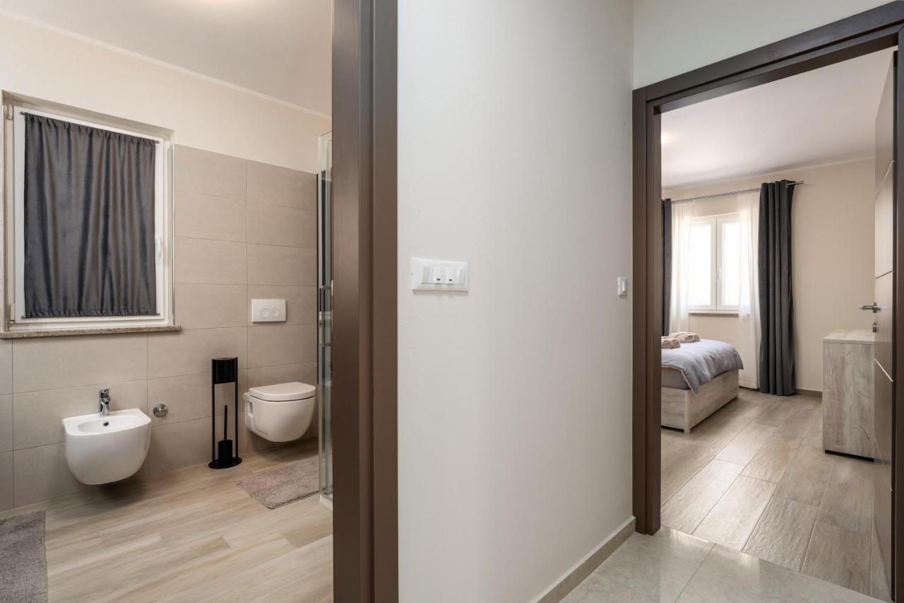 Holiday House Leana Pazin Esterno foto
