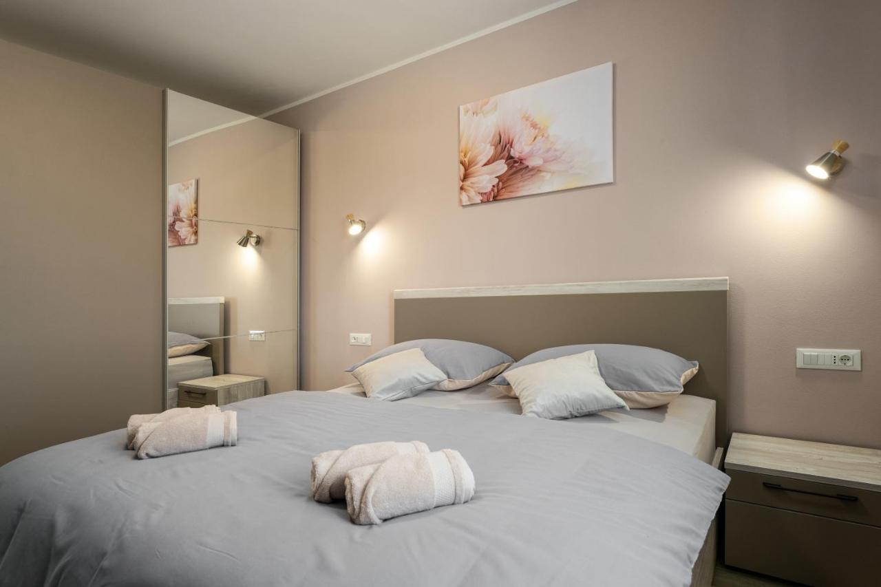 Holiday House Leana Pazin Esterno foto