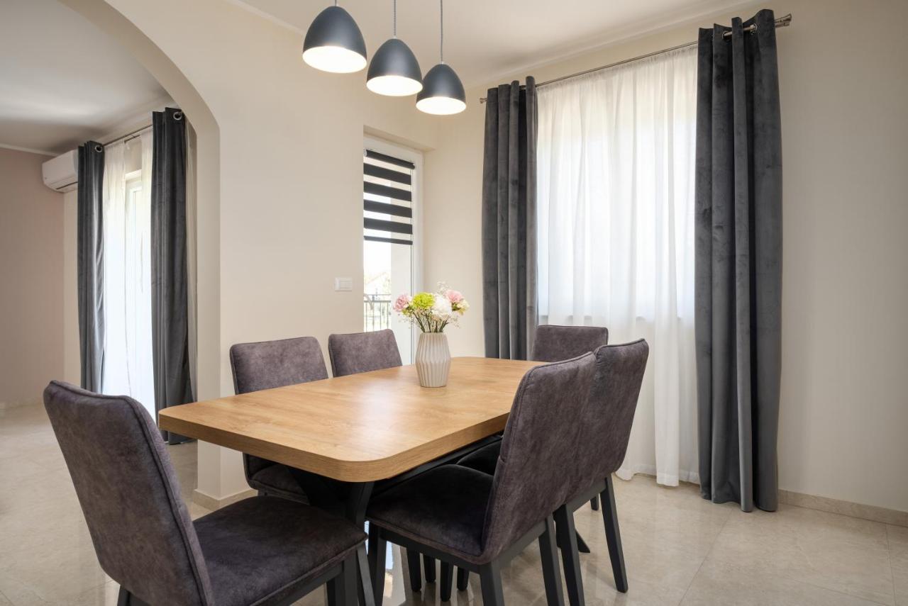 Holiday House Leana Pazin Esterno foto