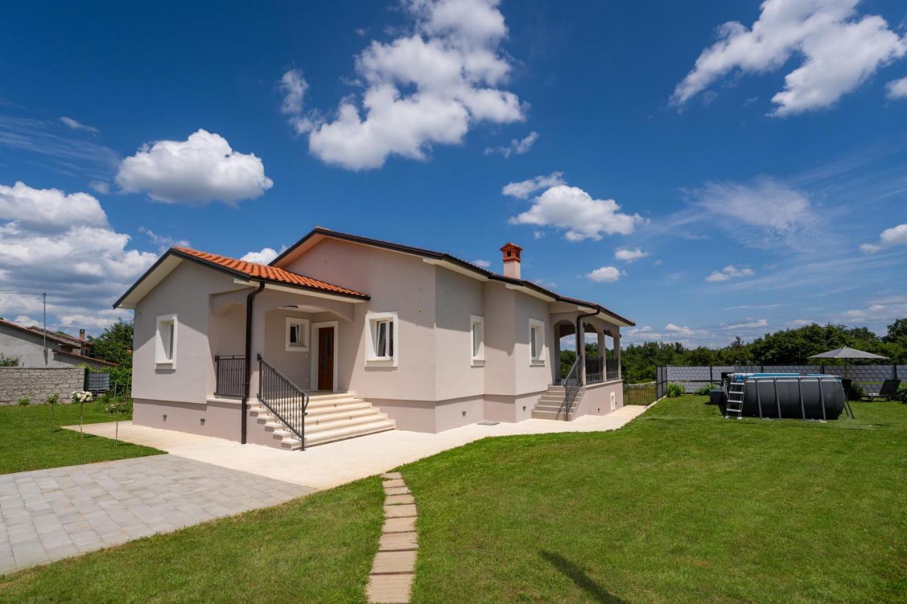 Holiday House Leana Pazin Esterno foto