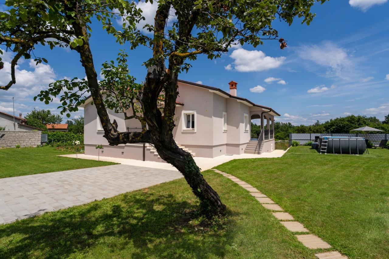 Holiday House Leana Pazin Esterno foto