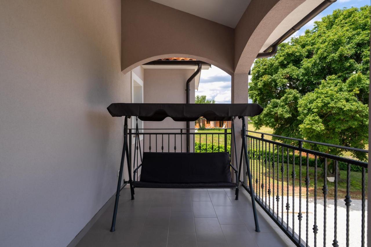 Holiday House Leana Pazin Esterno foto