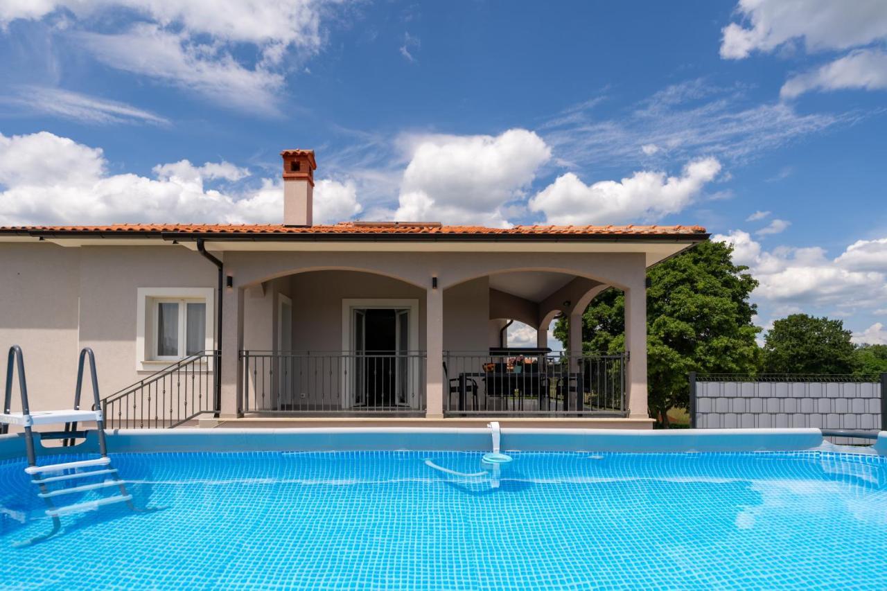Holiday House Leana Pazin Esterno foto