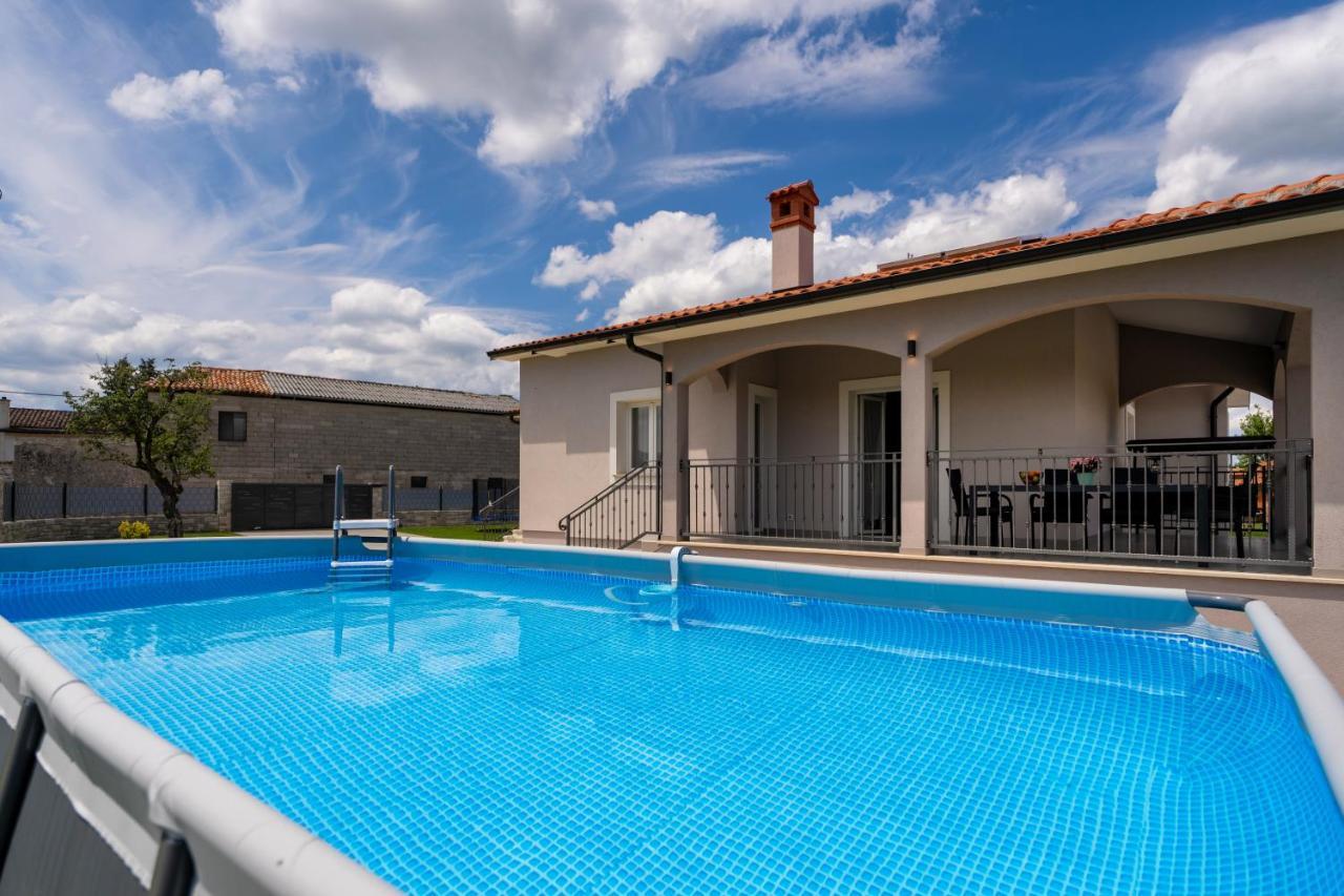 Holiday House Leana Pazin Esterno foto