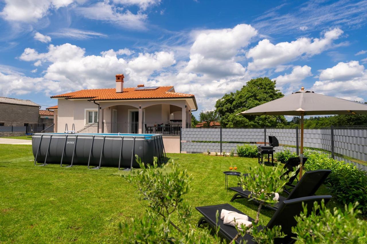 Holiday House Leana Pazin Esterno foto