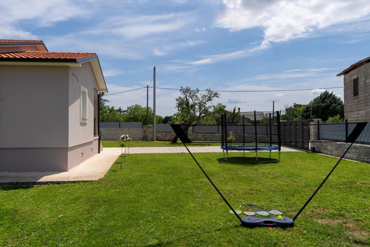 Holiday House Leana Pazin Esterno foto
