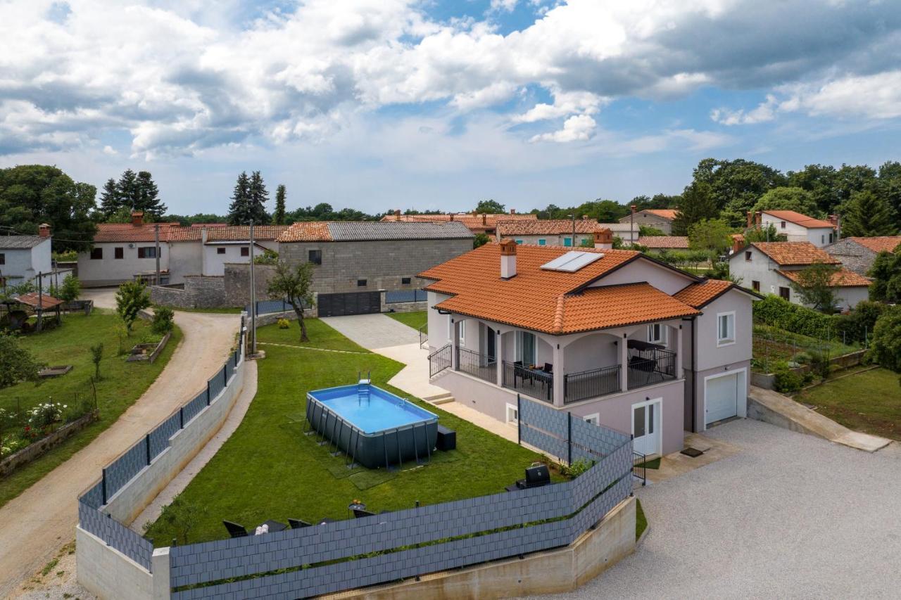 Holiday House Leana Pazin Esterno foto
