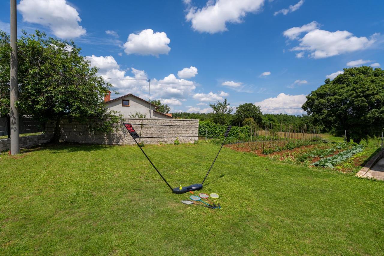 Holiday House Leana Pazin Esterno foto